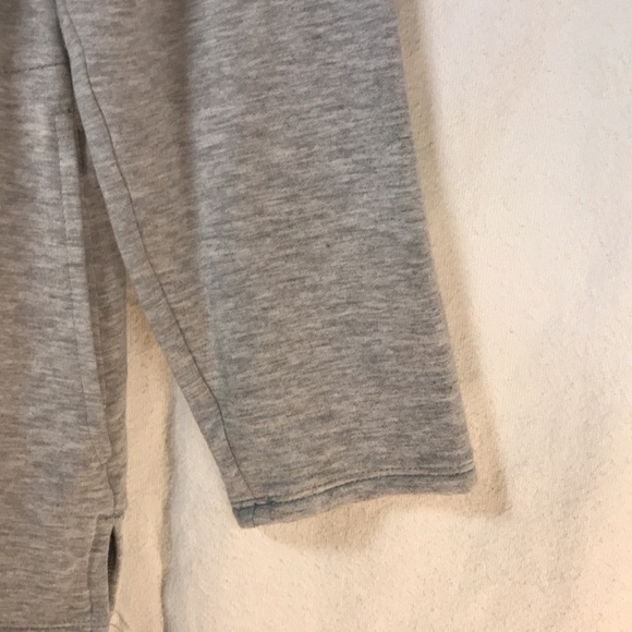 Chico’s Women’s Sweatshirt Top Gray Size M Buttons at neck Hand Warmer Pockets - Picture 4 of 10